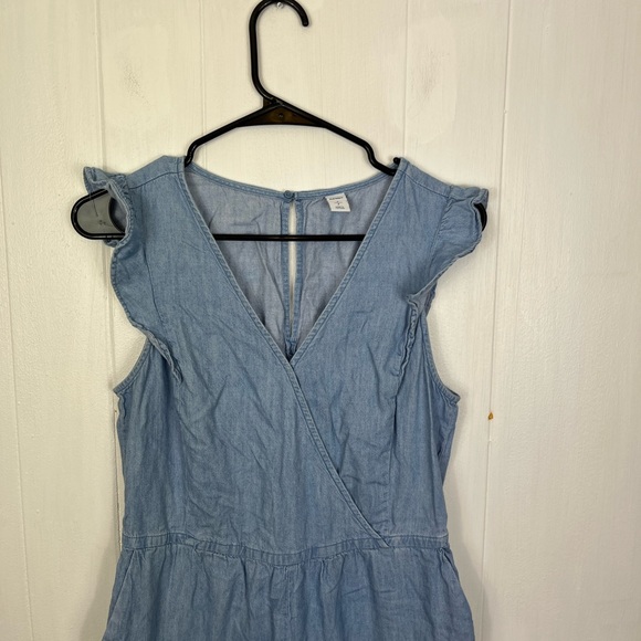 Old Navy Chambray Faux Wrap Tie Belt Jumpsuit Sz S - Picture 5 of 12